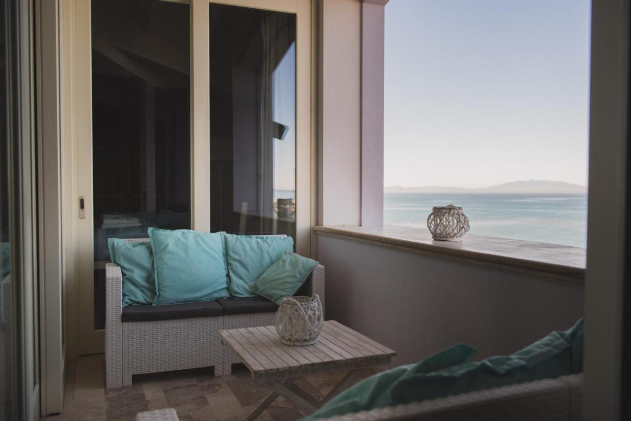 Villa Lilla Sulla Spiaggia Di San Vincenzo Luxury Exterior photo